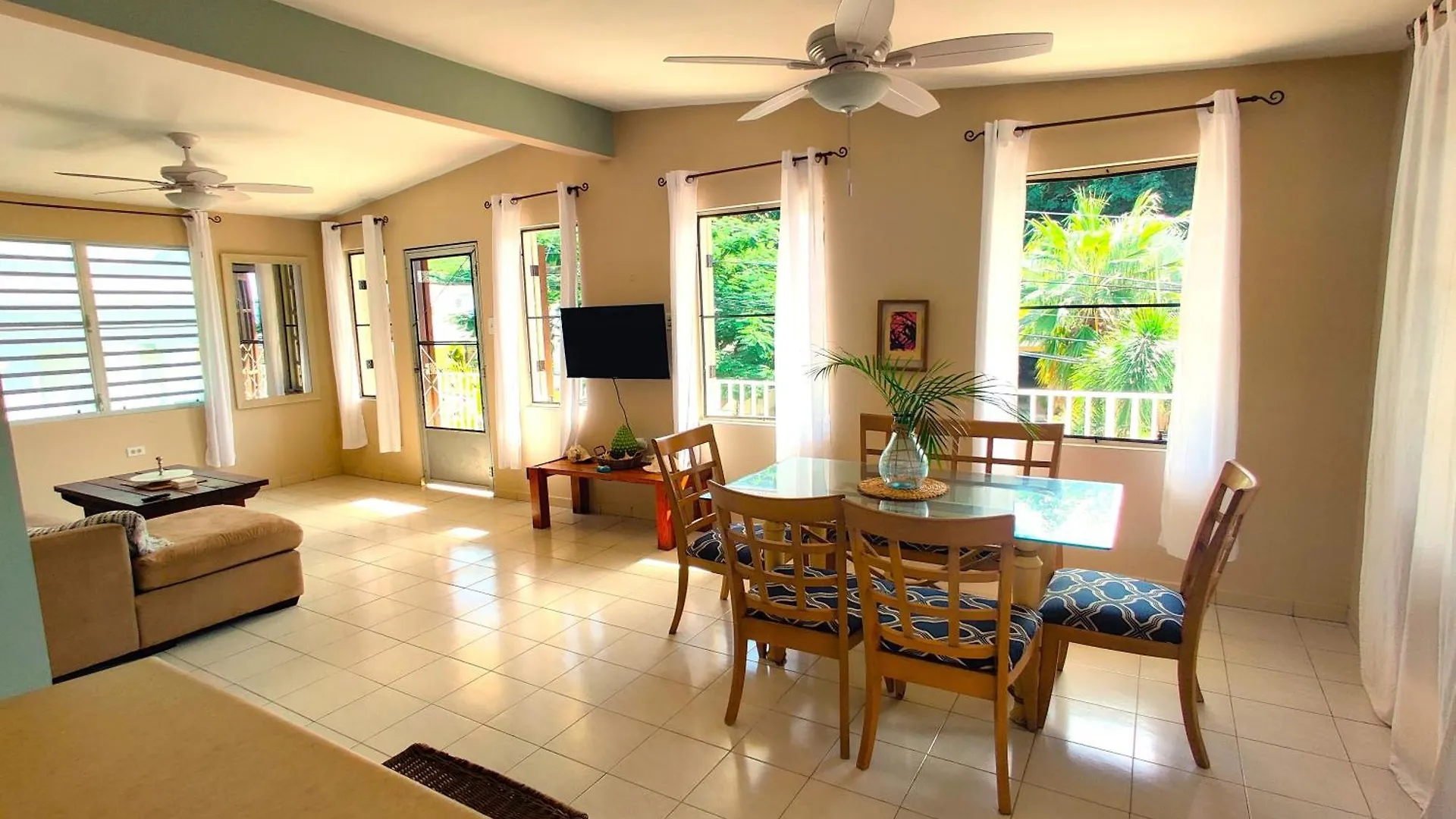 Casa Mia Guest House Rincon
